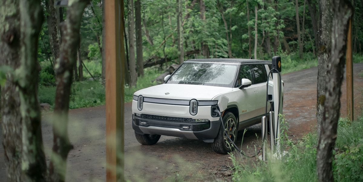 View Photos of the 2022 Rivian R1S 11 View Photos of the 2022 Rivian R1S