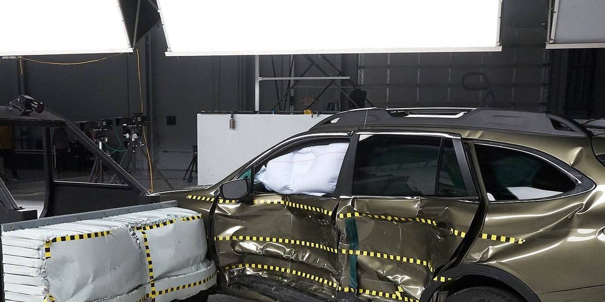 New IIHS Side-Impact Crash Test Shows Troubling Sedan, Wagon Results 21 New IIHS Side-Impact Crash Test Shows Troubling Sedan, Wagon Results