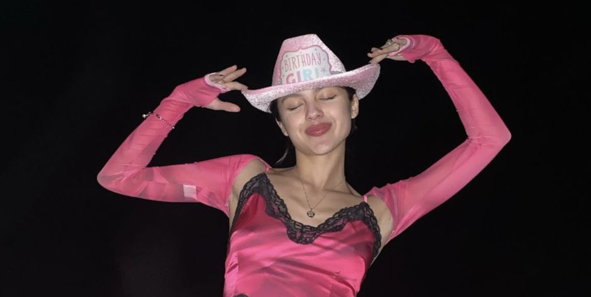 Time to Steal Olivia Rodrigo's "Eat Me Please I’m So Delicious" Birthday Fit 189 Time to Steal Olivia Rodrigo's "Eat Me Please I’m So Delicious" Birthday Fit