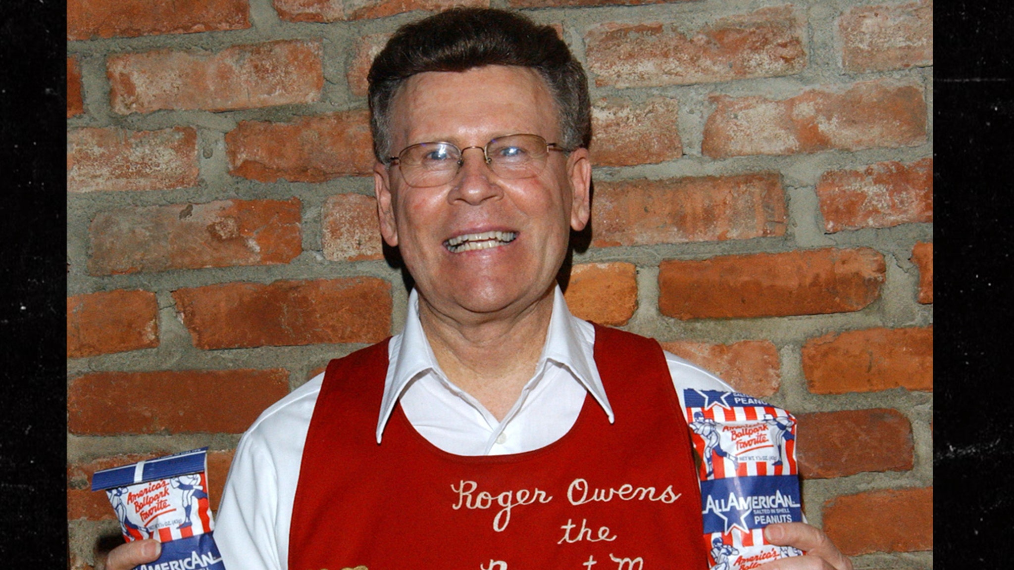 Famous Dodgers Vendor Banned From Throwing Peanut Bags To Fans 100 Famous Dodgers Vendor Banned From Throwing Peanut Bags To Fans