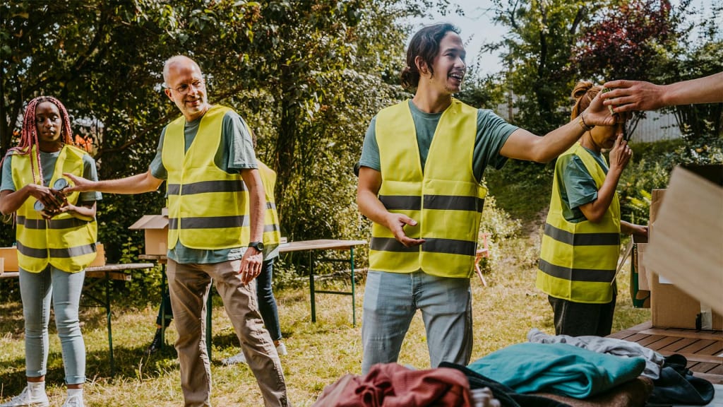 How to Build Employee Buy-In Into Your Corporate Giving 21 How to Build Employee Buy-In Into Your Corporate Giving