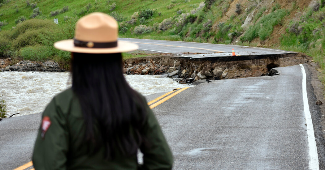 Yellowstone to Weigh Climate Change Risks When Rebuilding From Flood 37 Yellowstone to Weigh Climate Change Risks When Rebuilding From Flood