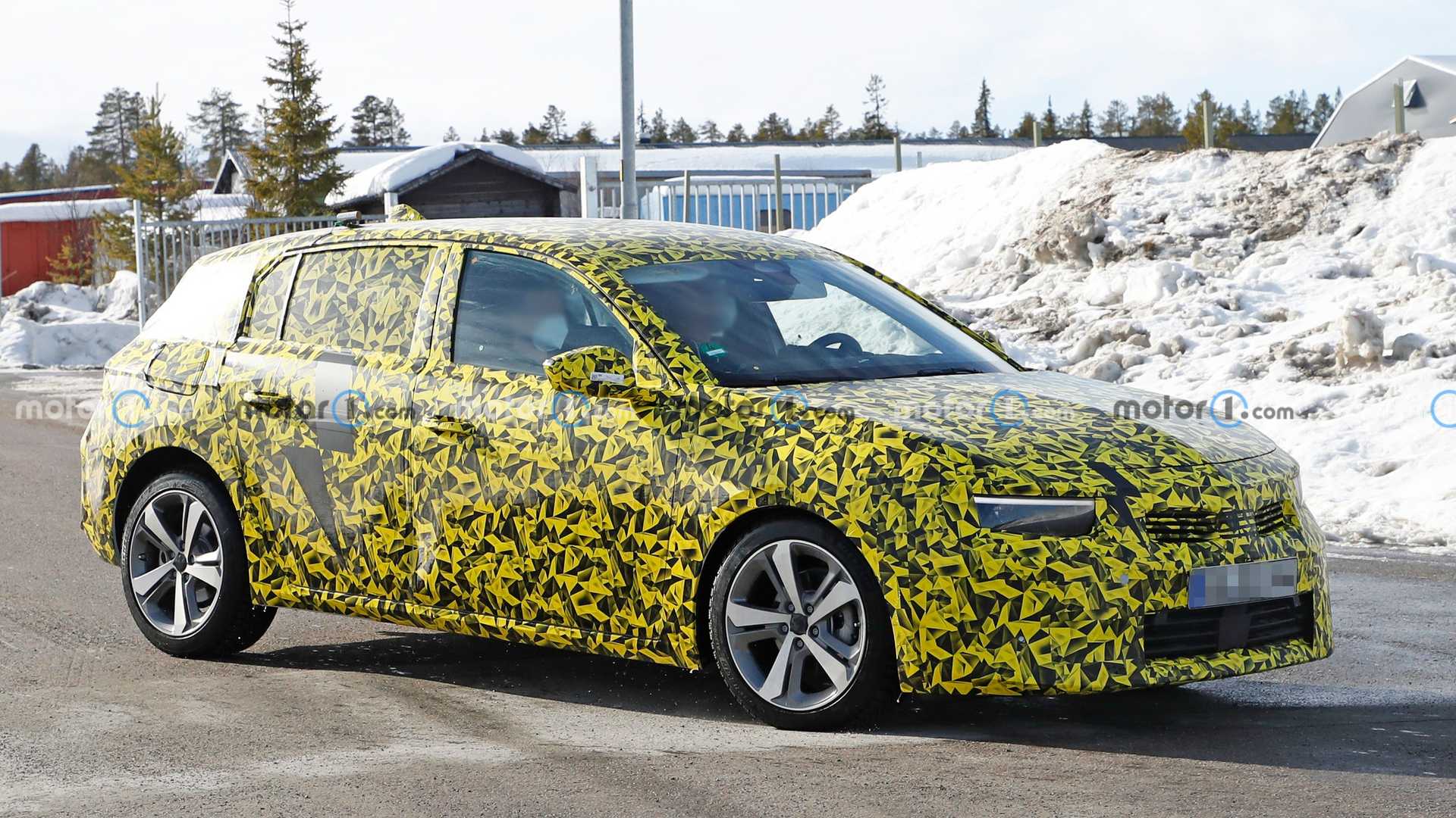 All-New Opel Astra Poses For The Spy Camera, Coming Later This Year