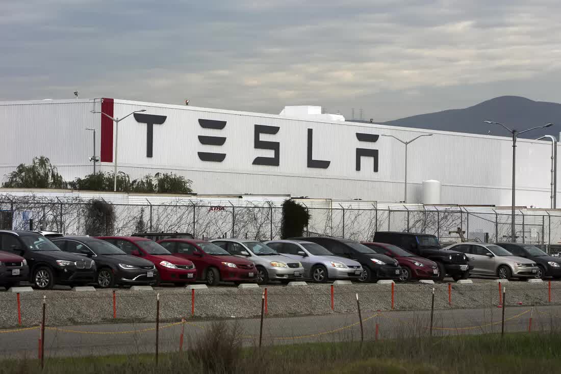 Tesla deliveries fall 18% due to Covid shutdowns in China, supply issues 92 Tesla deliveries fall 18% due to Covid shutdowns in China, supply issues