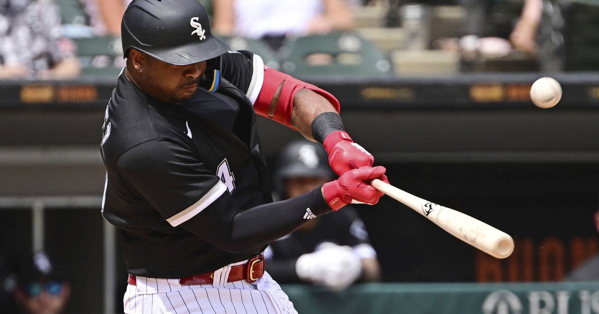 Eloy Jiménez homers in his return from the IL, and the Chicago White Sox rally 4 times to beat the Minnesota Twins in 10 innings