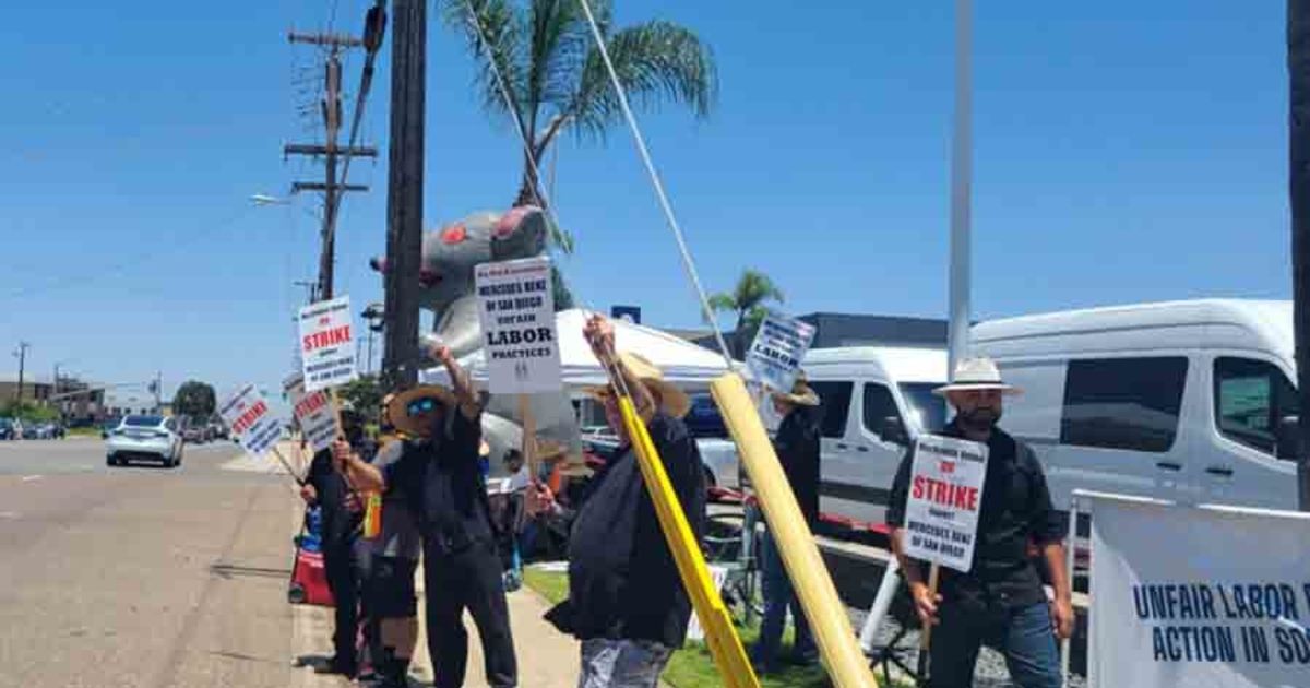 Union technicians strike Mercedes-Benz of San Diego 59 Union technicians strike Mercedes-Benz of San Diego
