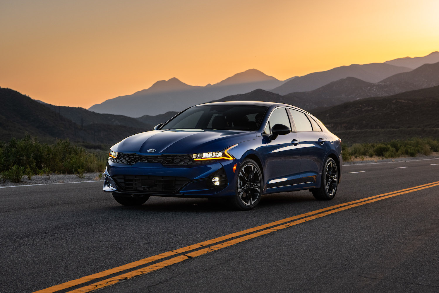 Does the 2021 Kia K5 Have What It Takes to Rival the 2021 Honda Accord? | MotorBiscuit