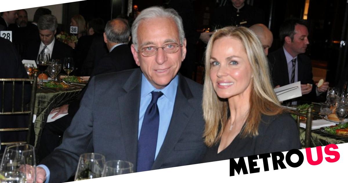 Who are Nicola Peltz's parents and what is their net worth? 118 Who are Nicola Peltz's parents and what is their net worth?