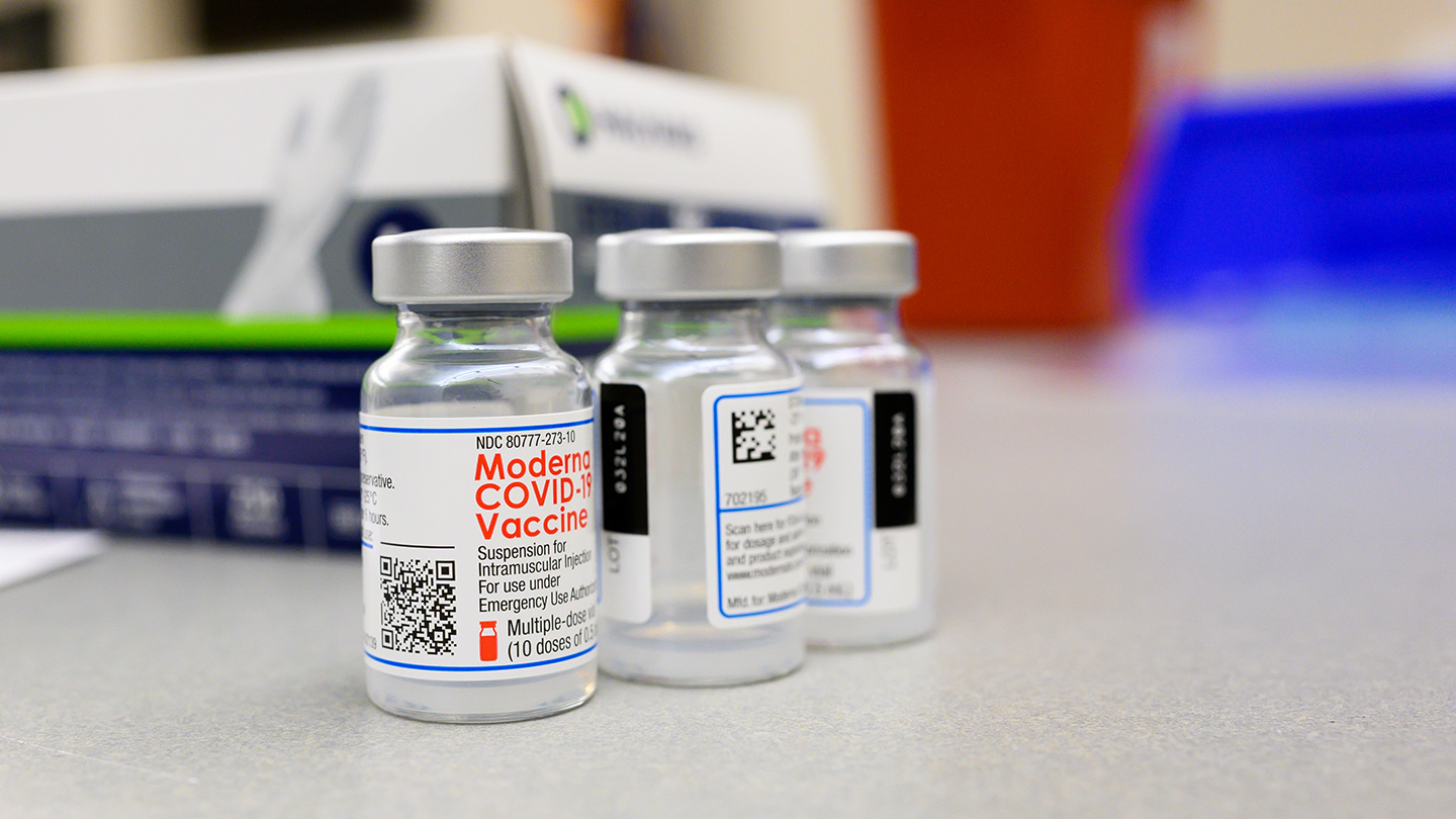 New COVID-19 boosters could contain bits of the omicron variant 97 New COVID-19 boosters could contain bits of the omicron variant